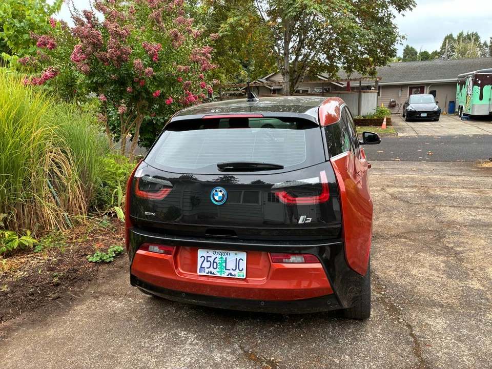 2014 BMW i3 - Image 2 of 10
