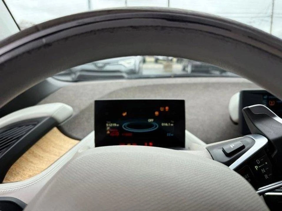 2014 BMW i3 - Image 11 of 15