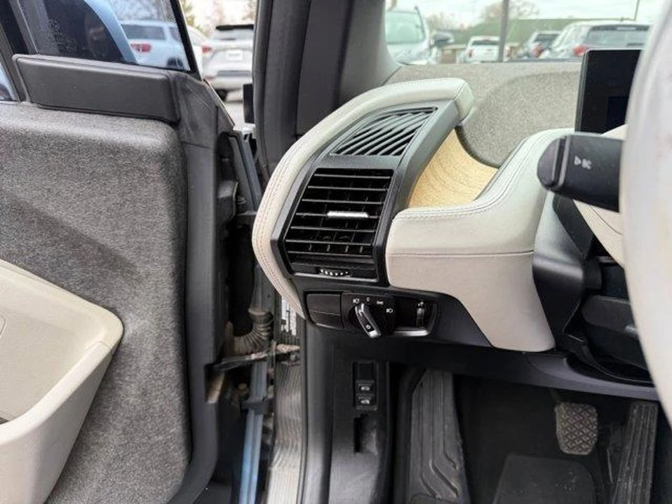 2014 BMW i3 - Image 9 of 15