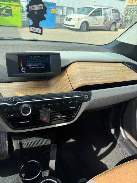 2014 BMW i3 - Image 9 of 10
