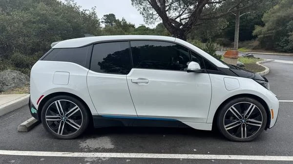 2014 BMW i3 - Image 4 of 10