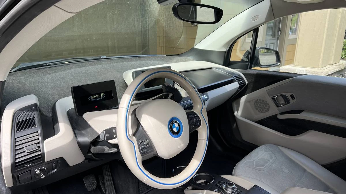 2014 BMW i3 - Image 10 of 15