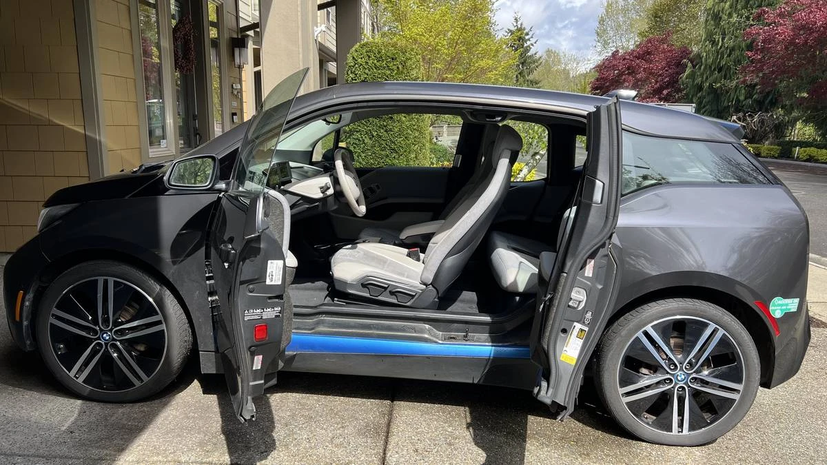 2014 BMW i3 - Image 13 of 15