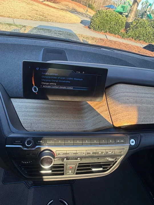 2014 BMW i3 - Image 12 of 14