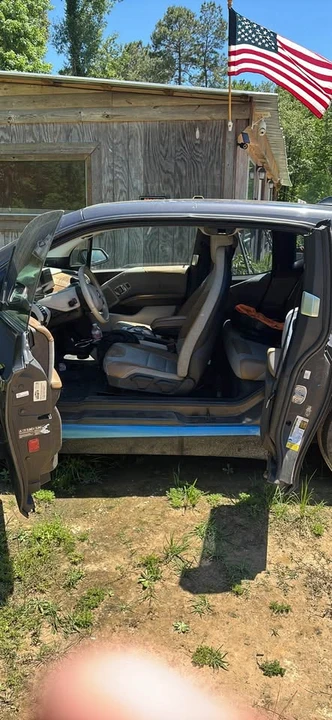 2014 BMW i3 - Image 9 of 15