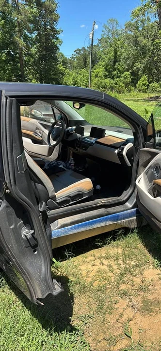 2014 BMW i3 - Image 11 of 15