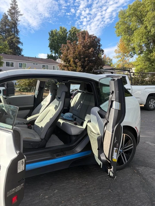 2014 BMW i3 - Image 11 of 14