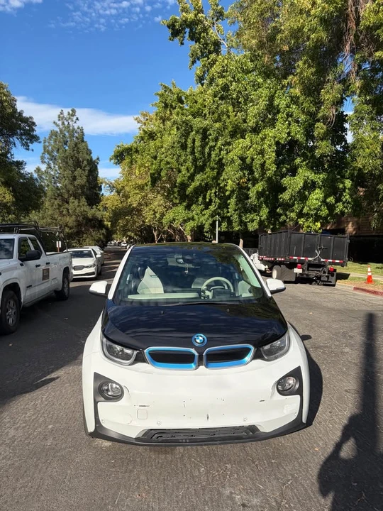 2014 BMW i3 - Image 2 of 14