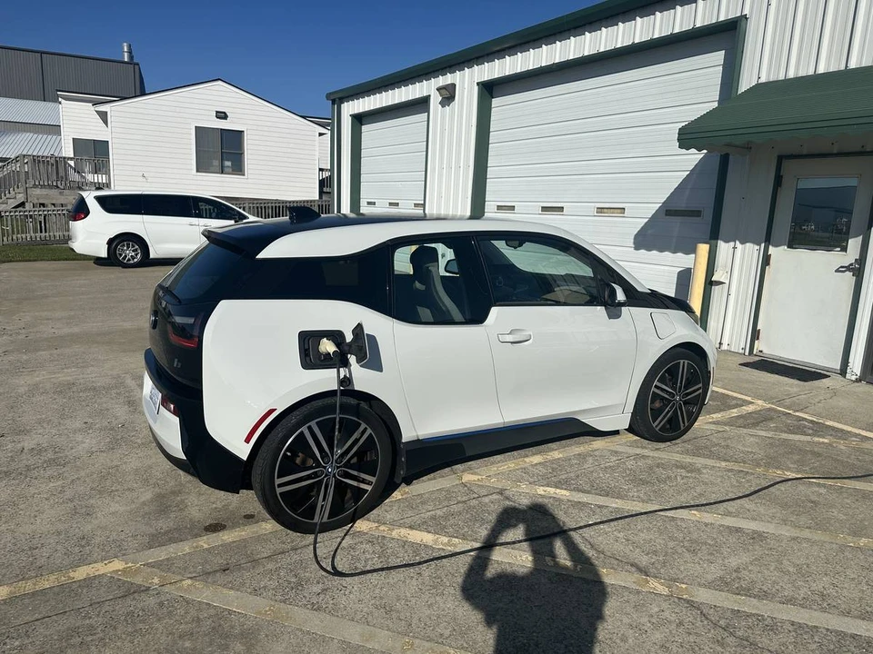 2014 BMW i3 - Image 3 of 14