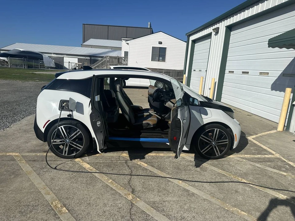 2014 BMW i3 - Image 8 of 14