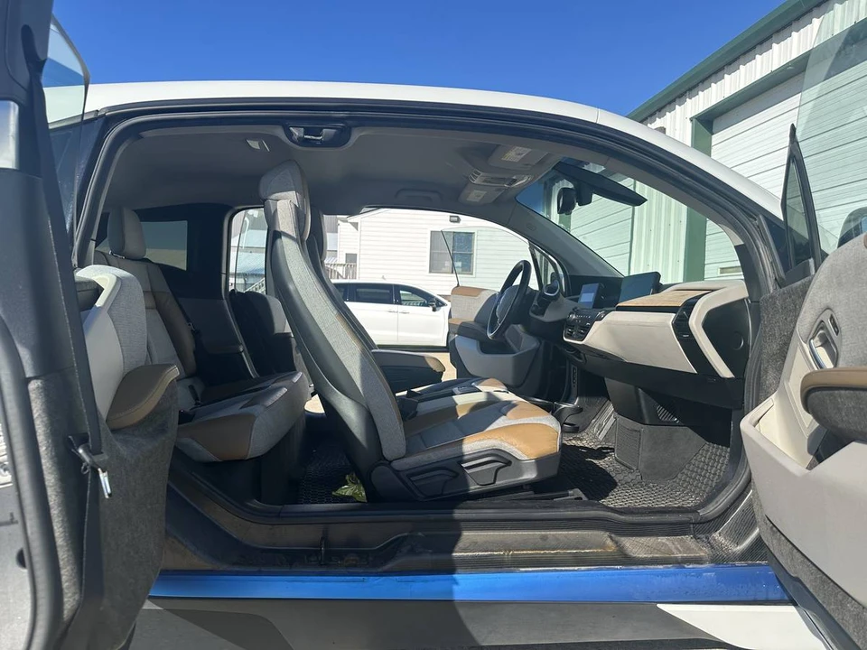 2014 BMW i3 - Image 9 of 14