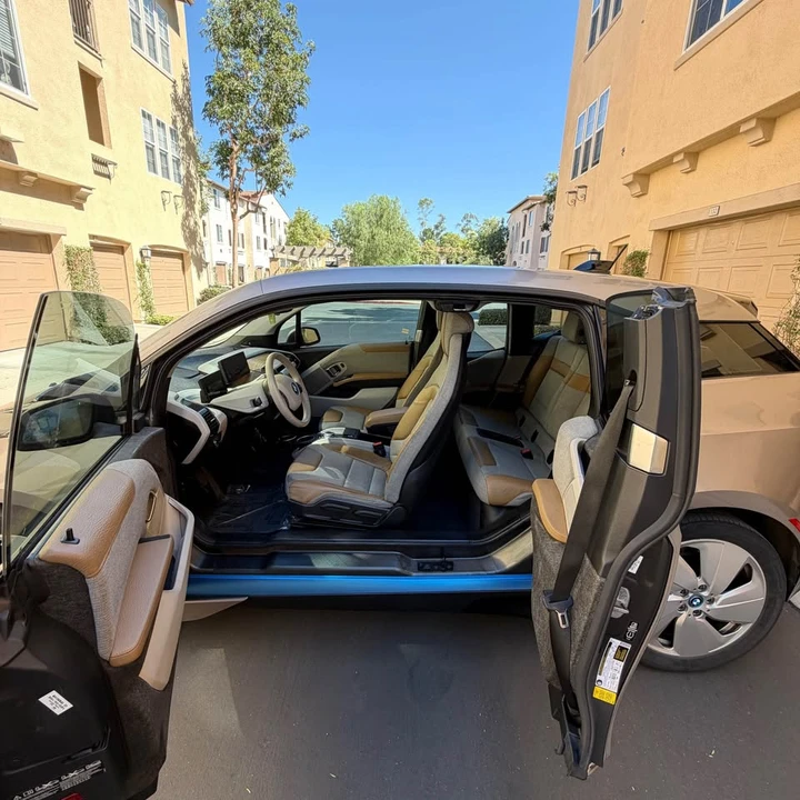 2014 BMW i3 - Image 11 of 18