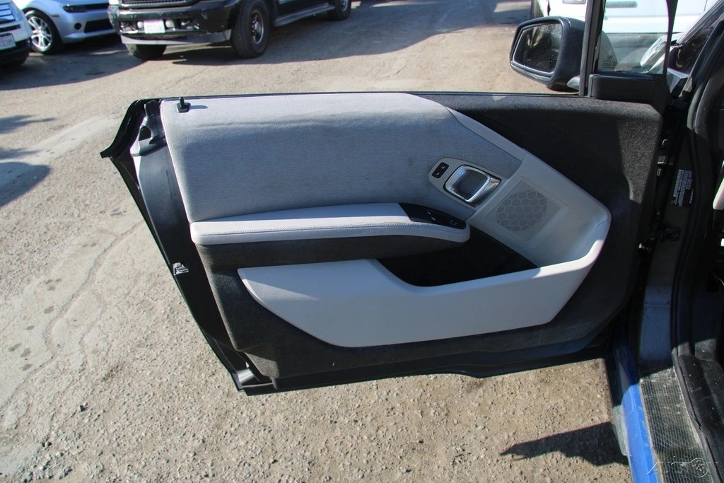 2014 BMW i3 - Image 10 of 21