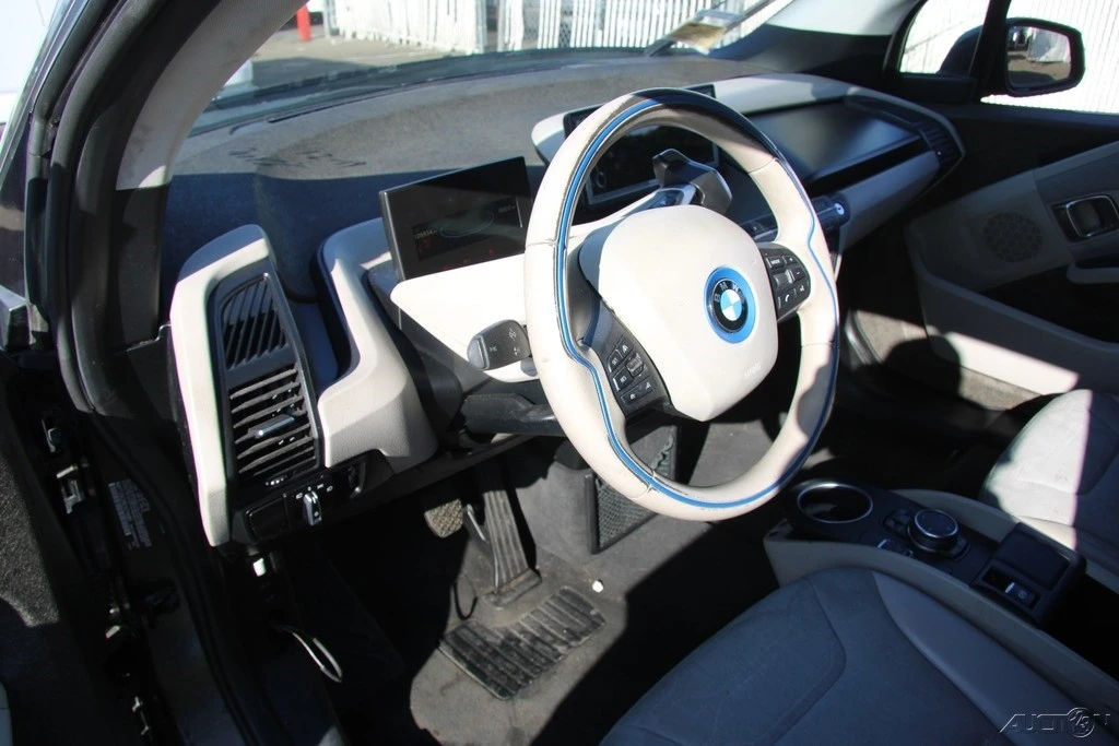 2014 BMW i3 - Image 12 of 21