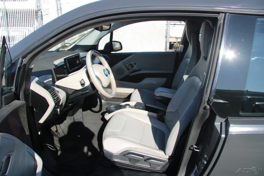 2014 BMW i3 - Image 11 of 21