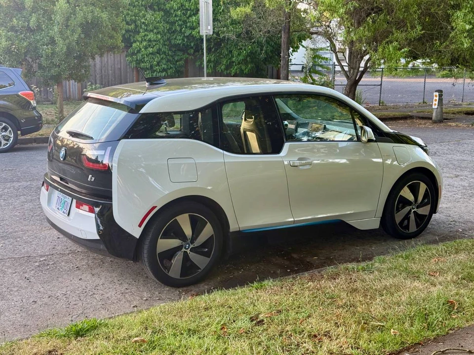 2014 BMW i3 - Image 5 of 8