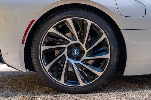 2014 BMW i8 - Image 17 of 21