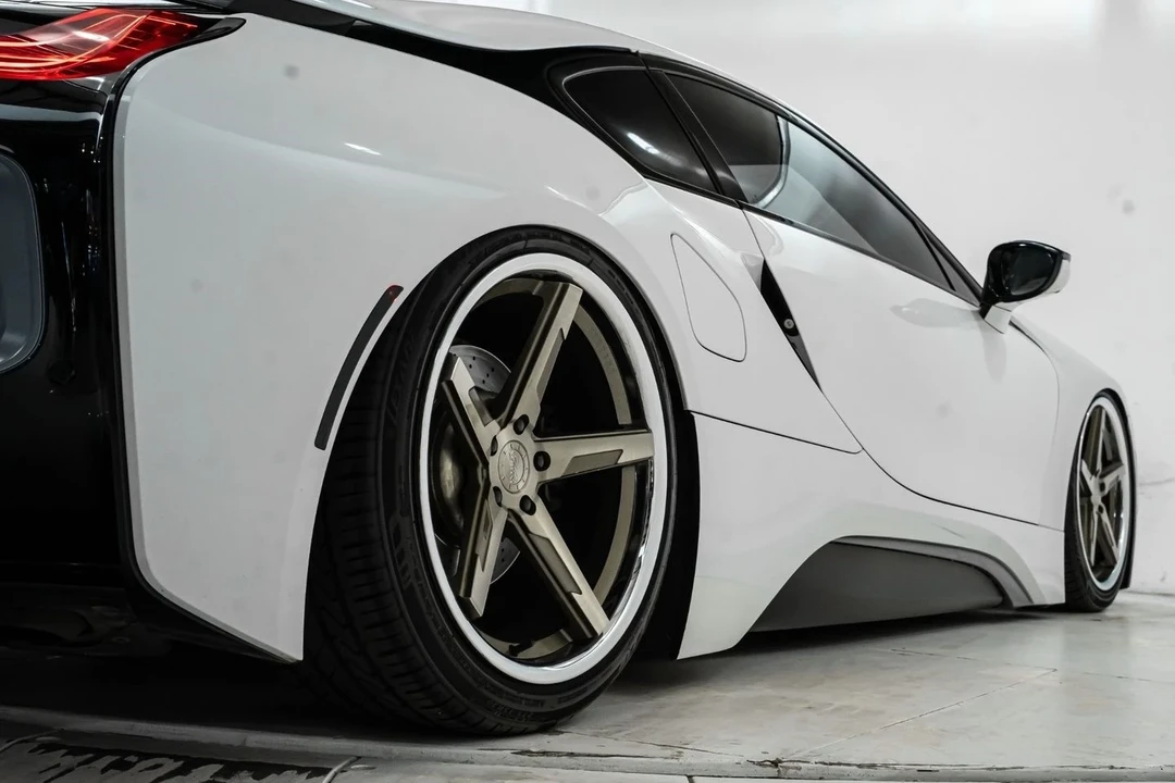 2014 BMW i8 - Image 13 of 21