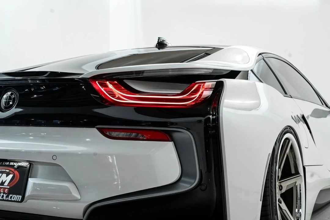 2014 BMW i8 - Image 12 of 21