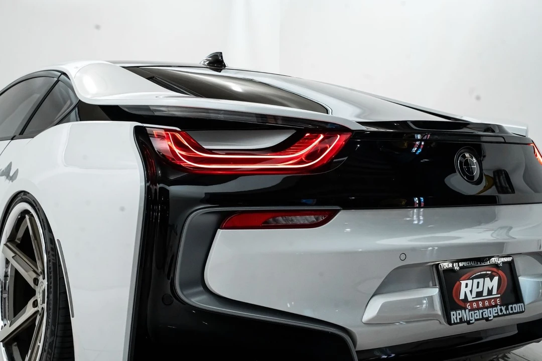 2014 BMW i8 - Image 13 of 21