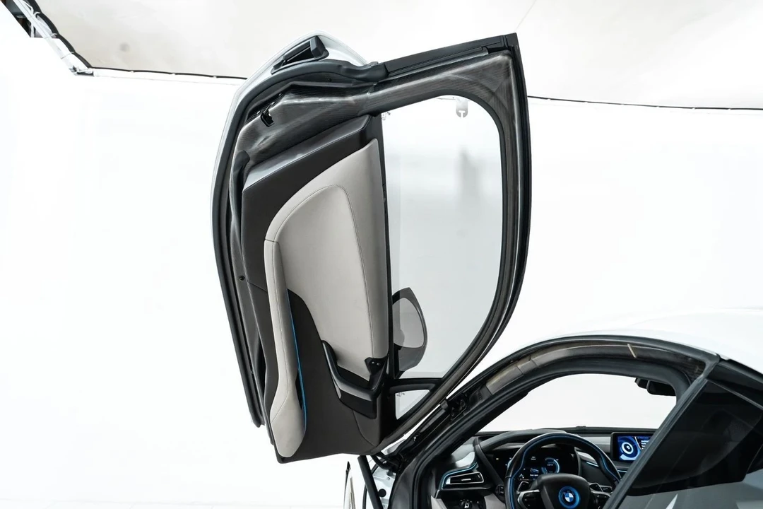 2014 BMW i8 - Image 17 of 21
