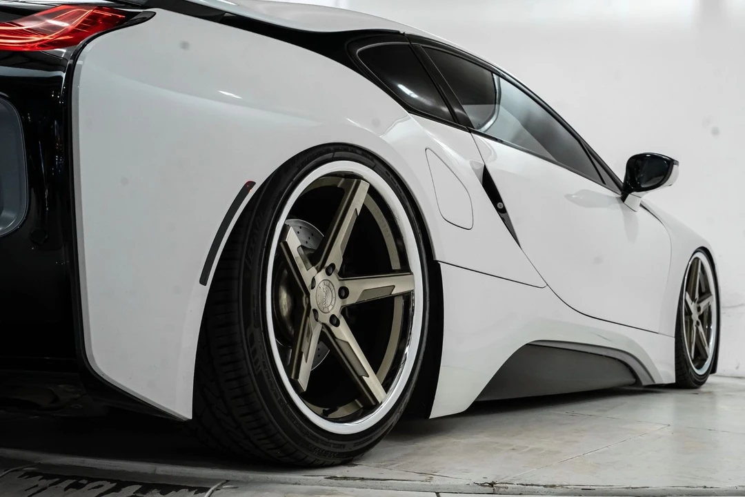 2014 BMW i8 - Image 16 of 21