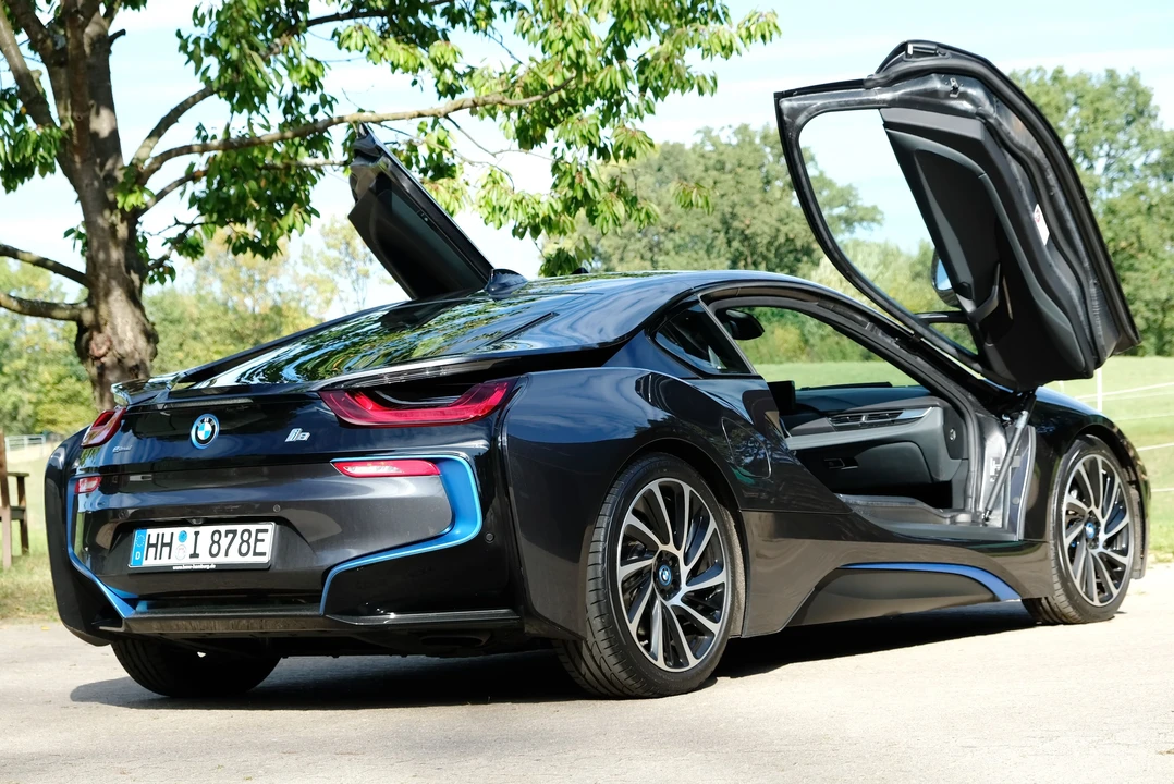 2014 BMW i8 - Image 13 of 21