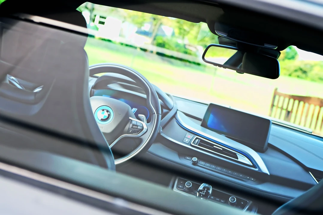 2014 BMW i8 - Image 18 of 21