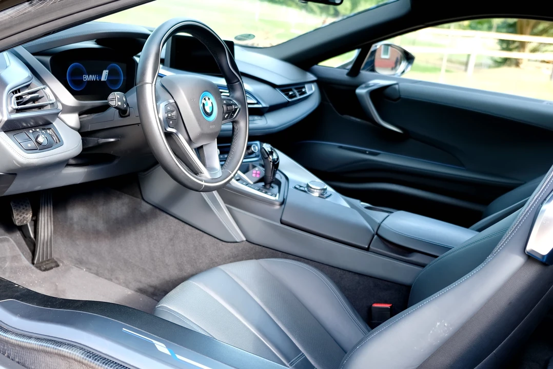 2014 BMW i8 - Image 15 of 21