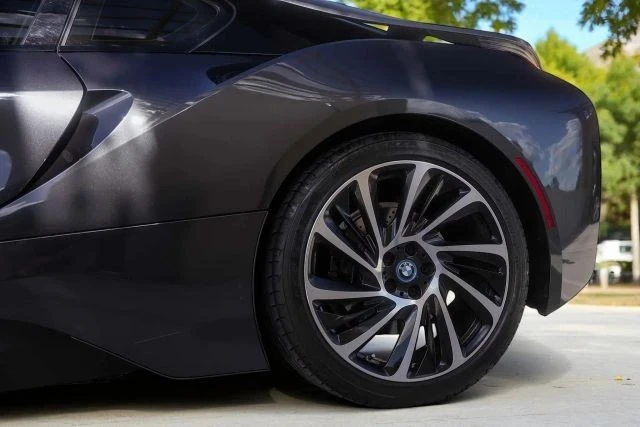 2014 BMW i8 - Image 17 of 21