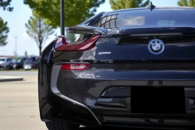 2014 BMW i8 - Image 18 of 21