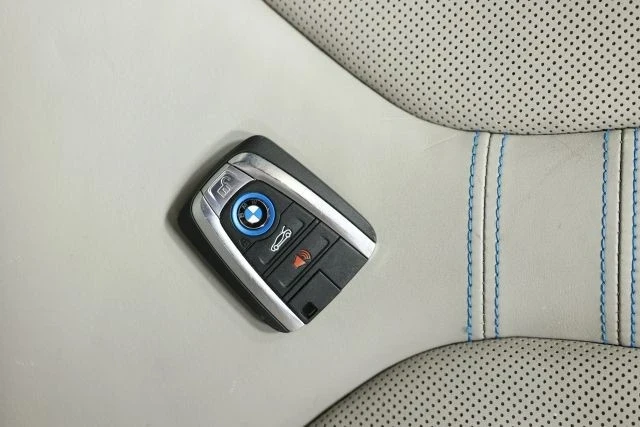 2014 BMW i8 - Image 6 of 12