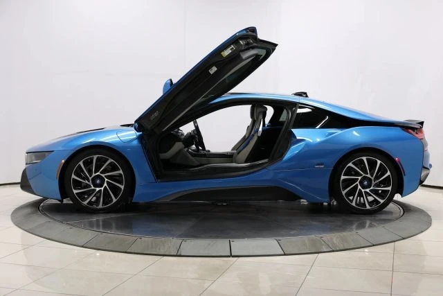 2014 BMW i8 - Image 11 of 12