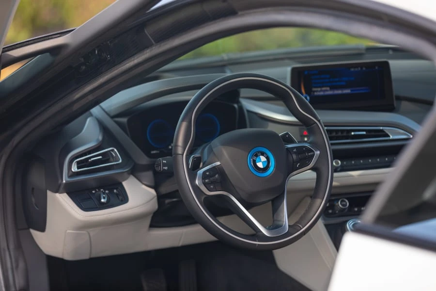 2014 BMW i8 - Image 25 of 29