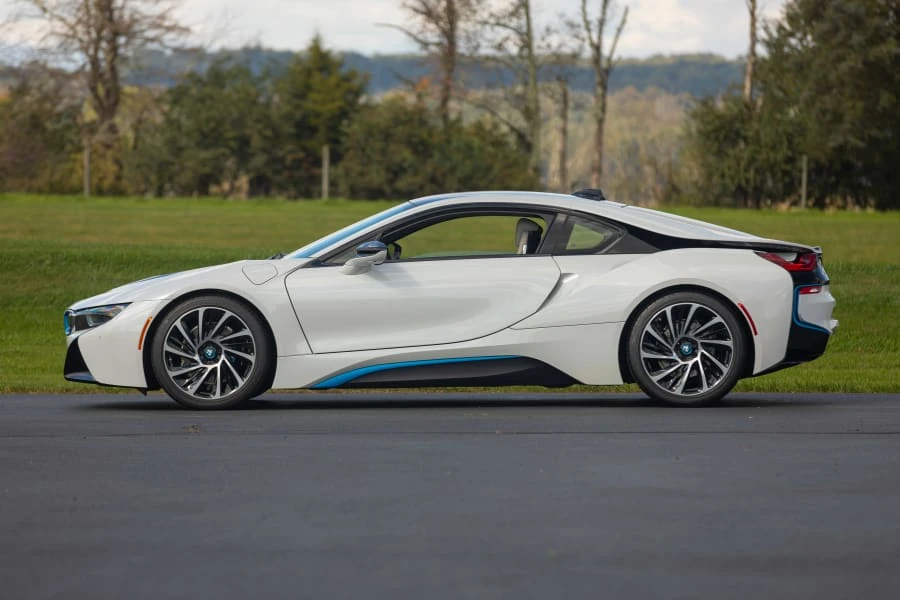 2014 BMW i8 - Image 2 of 29