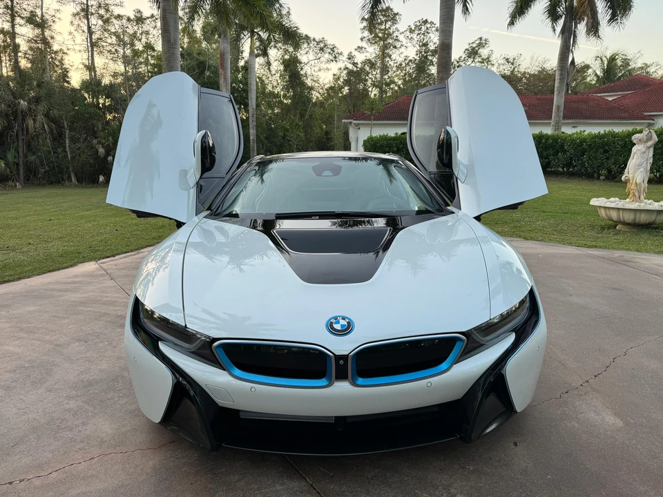 2014 BMW i8 - Image 18 of 31