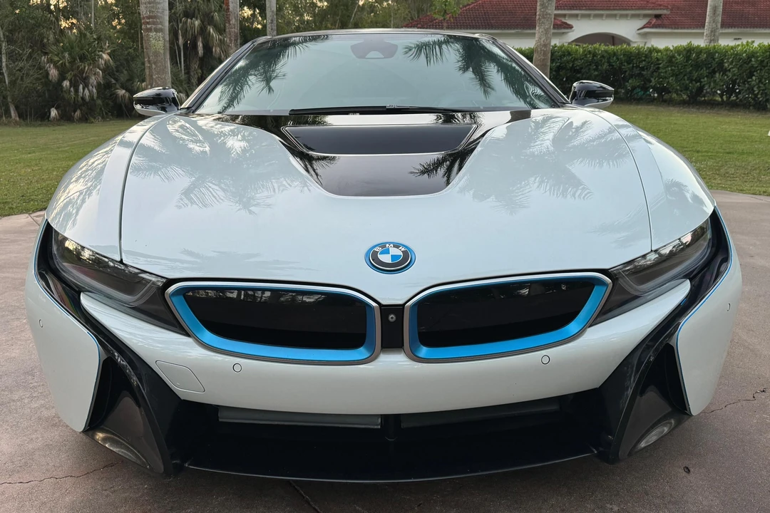 2014 BMW i8 - Image 2 of 31