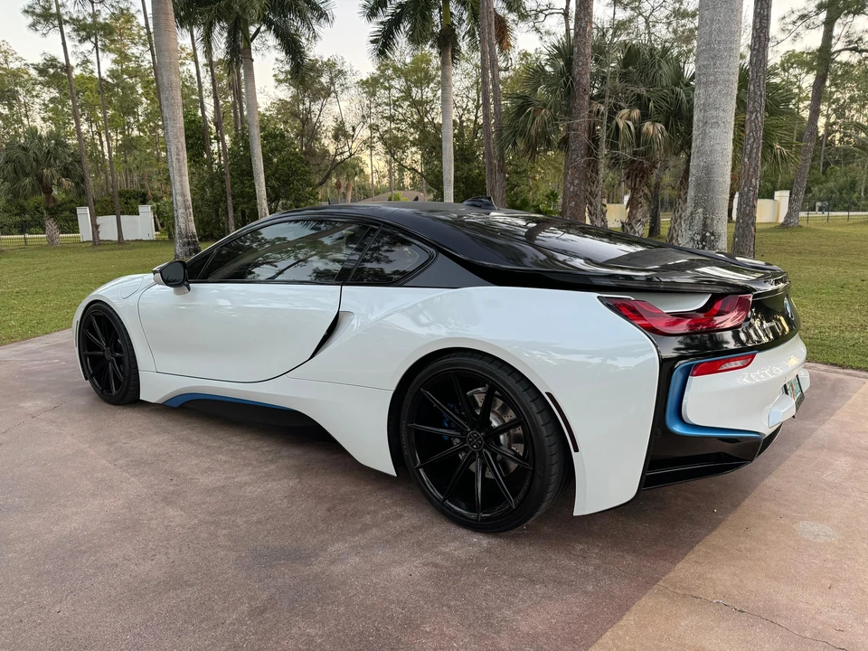 2014 BMW i8 - Image 9 of 31
