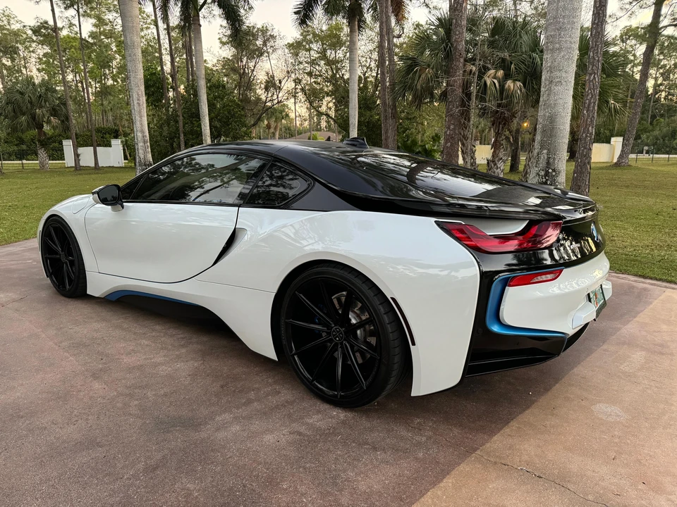 2014 BMW i8 - Image 10 of 31