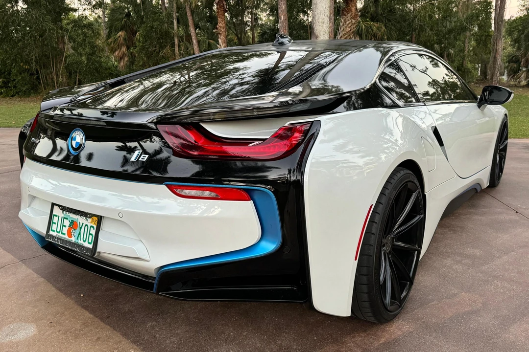 2014 BMW i8 - Image 4 of 31