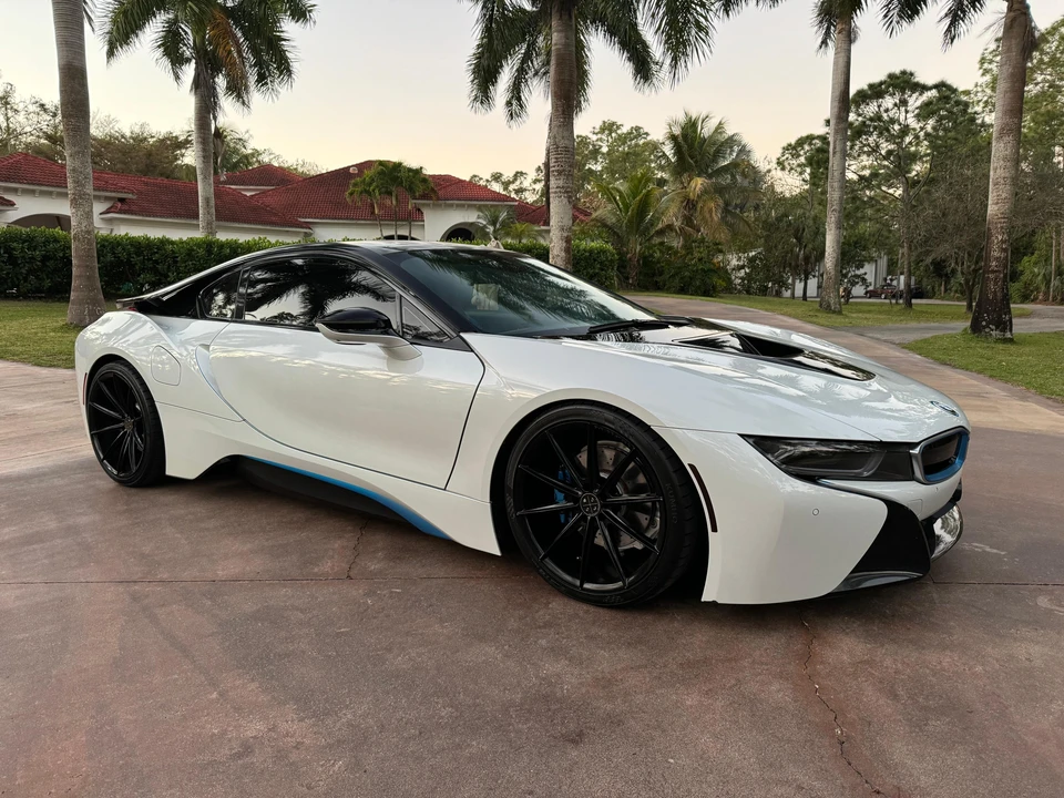 2014 BMW i8 - Image 15 of 31