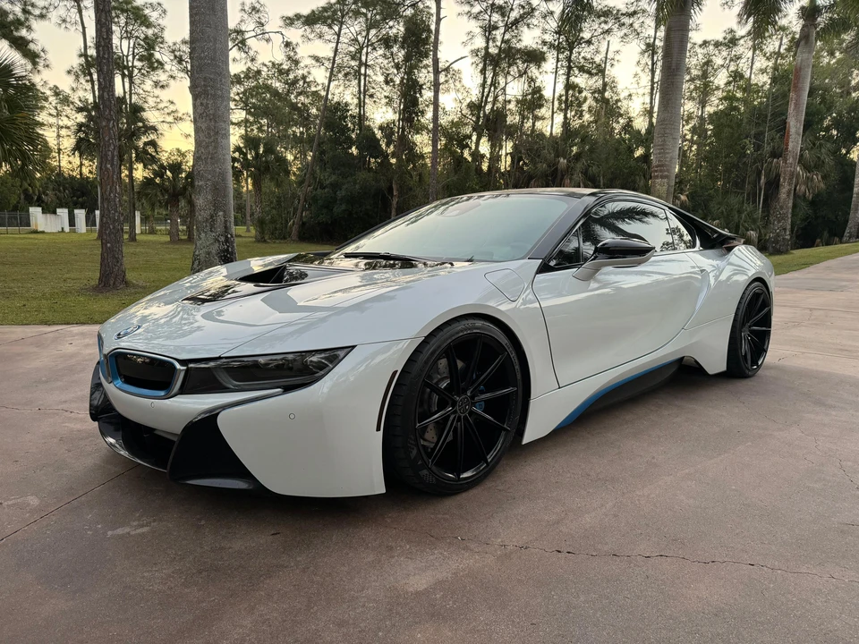 2014 BMW i8 - Image 8 of 31