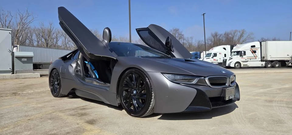 2014 BMW i8 - Image 11 of 14
