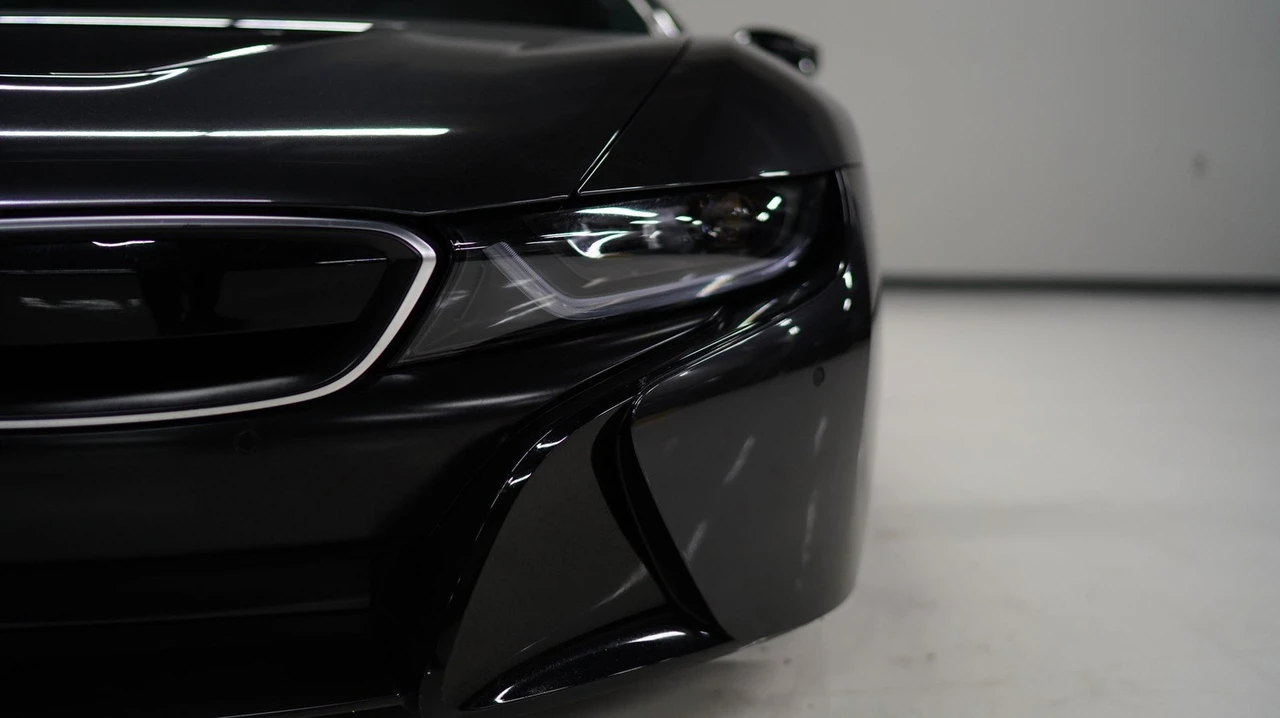2014 BMW i8 - Image 17 of 21