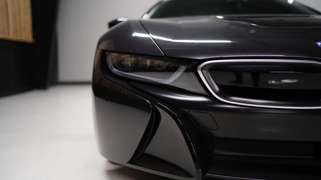 2014 BMW i8 - Image 14 of 21