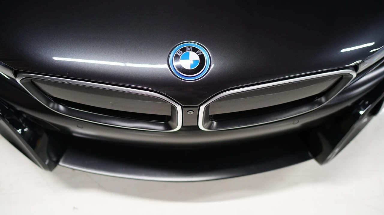 2014 BMW i8 - Image 16 of 21