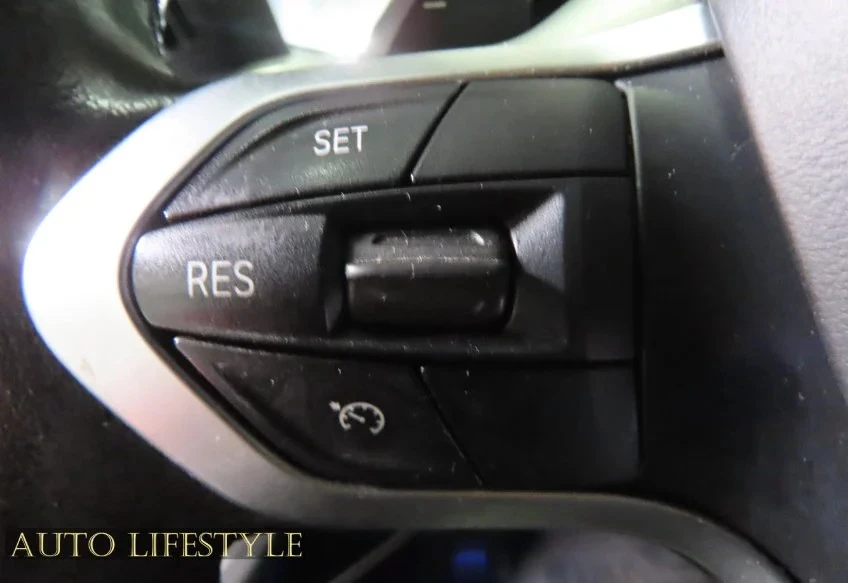 2014 BMW i8 - Image 28 of 31