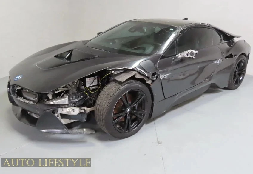 2014 BMW i8 - Image 2 of 31