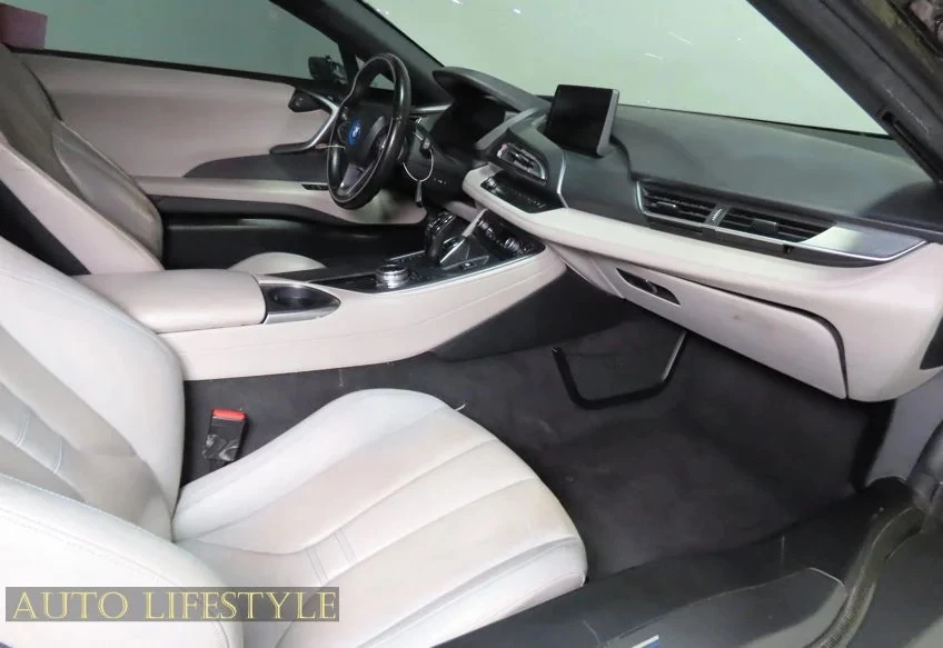 2014 BMW i8 - Image 16 of 31