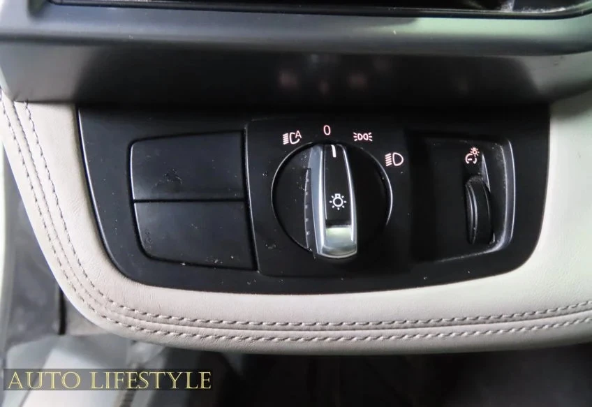 2014 BMW i8 - Image 22 of 31